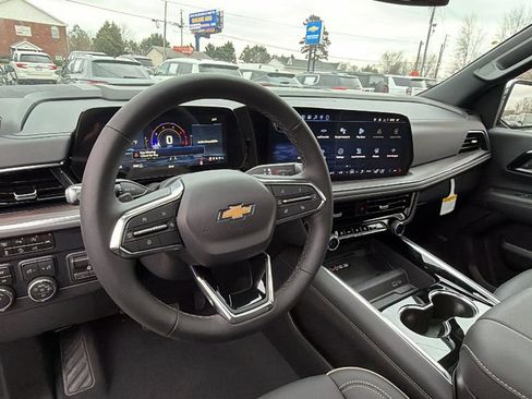 New 2026 Chevrolet Suburban Premier image 20