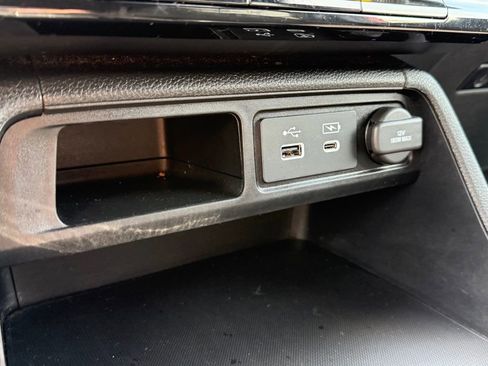 Used 2023 Honda Pilot Sport image 12