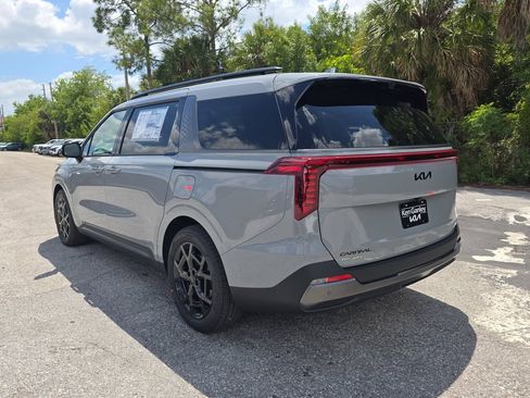 New 2026 Kia Carnival SX Prestige FWD image 6