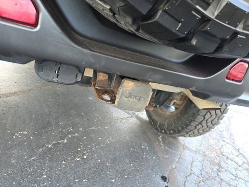 Used 2022 Jeep Wrangler Unlimited Sahara image 6