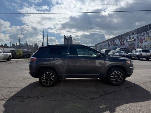 Used 2019 Jeep Compass Trailhawk image 6
