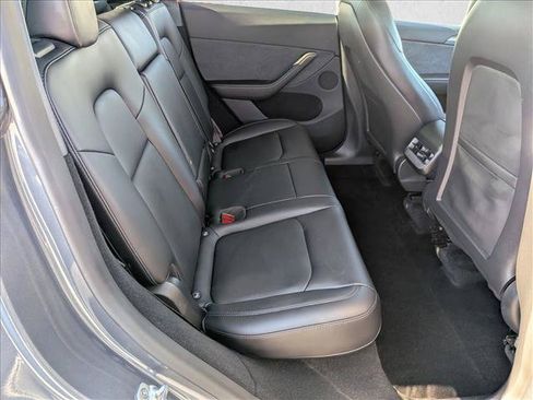 Used 2023 Tesla Model Y Long Range AWD/4WD image 19