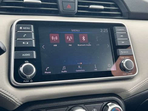 Used 2020 Nissan Versa SV image 22