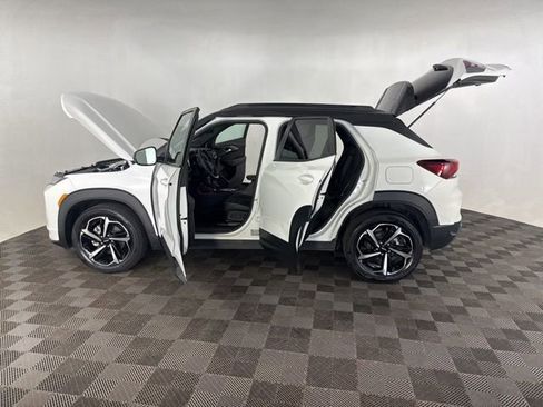 Used 2022 Chevrolet TrailBlazer RS FWD image 11