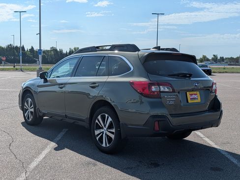 Used 2019 Subaru Outback 2.5i Limited AWD/4WD image 3
