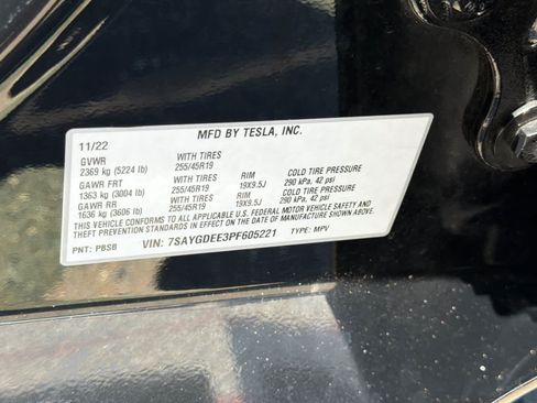 Used 2023 Tesla Model Y Long Range AWD/4WD image 32