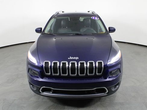 Used 2016 Jeep Cherokee Limited w/ Luxury Group FWD image 13
