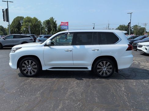 Used 2019 Lexus LX 570 4WD w/ Luxury Package image 4