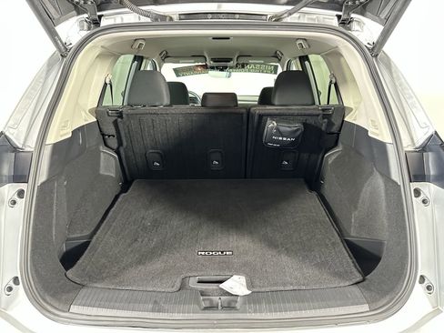 Used 2024 Nissan Rogue SV image 24