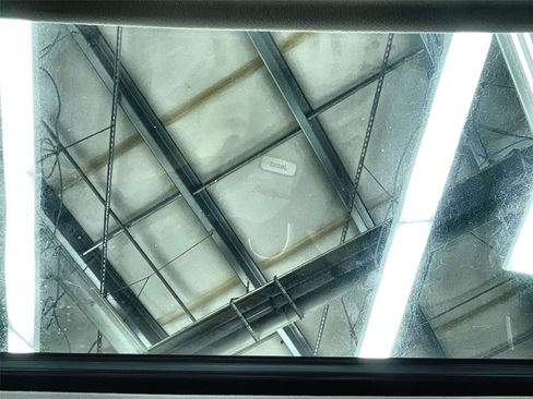 Used 2015 Toyota Prius Three w/ Solar Roof Package image 27