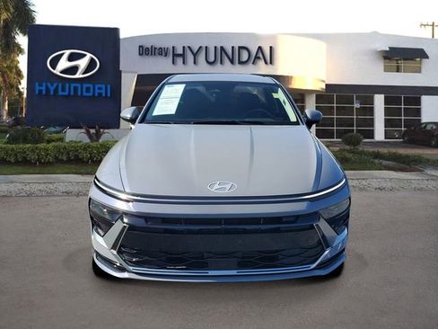 Used 2025 Hyundai Sonata SEL FWD image 2