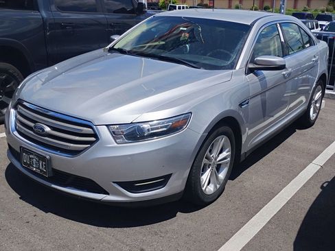 Used 2016 Ford Taurus SEL FWD image 1