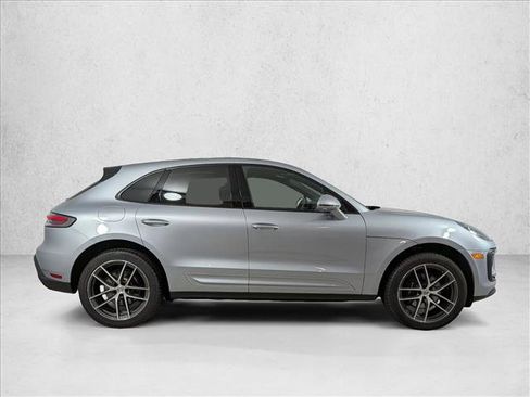 Certified 2025 Porsche Macan image 9