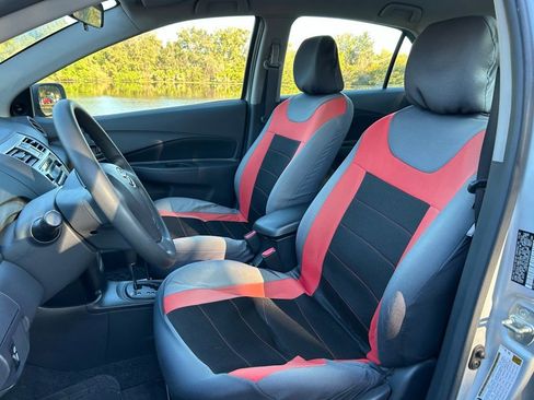 Used 2009 Toyota Yaris Base image 14