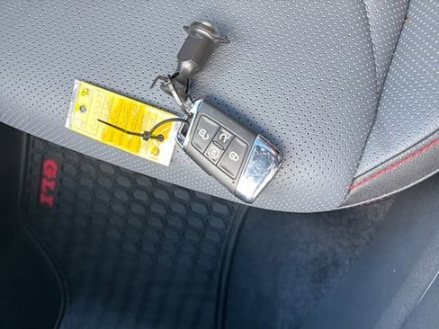 Certified 2025 Volkswagen Jetta GLI Autobahn image 38