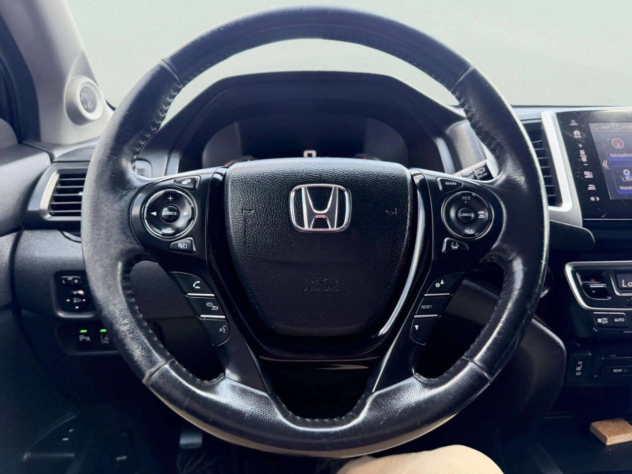 Used 2018 Honda Pilot Touring image 33