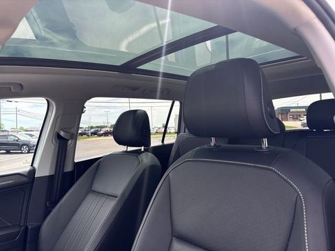 Certified 2023 Volkswagen Tiguan SE w/ Panoramic Sunroof Package FWD image 21