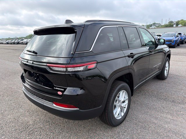 New 2026 Jeep Grand Cherokee Laredo AWD/4WD image 3