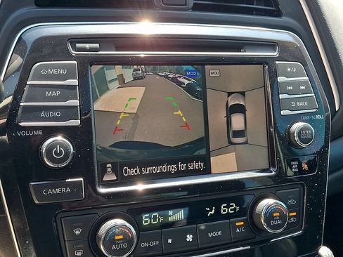 Used 2023 Nissan Maxima Platinum w/ Sport Mat Group FWD image 4