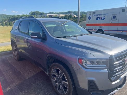 Used 2021 GMC Acadia SLE w/ Driver Convenience Package FWD image 4