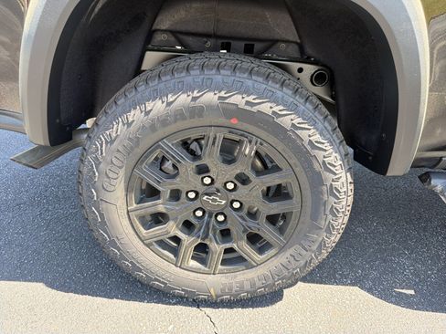 New 2026 Chevrolet Colorado Trail Boss AWD/4WD image 17