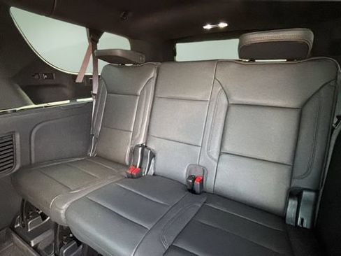 Used 2024 Chevrolet Suburban High Country AWD/4WD image 33