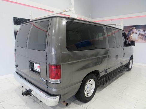 Used 2005 Ford E-150 and Econoline 150 Wagon image 4
