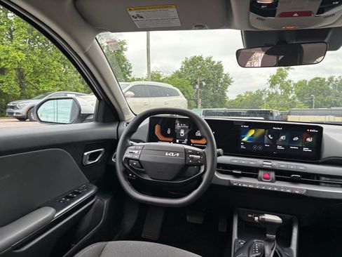 Used 2025 Kia K4 FWD image 34