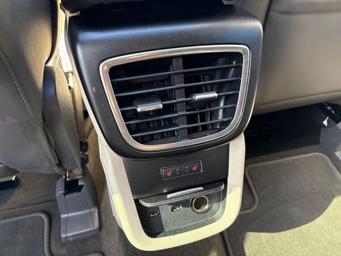 Used 2019 Lincoln Nautilus Reserve FWD image 19