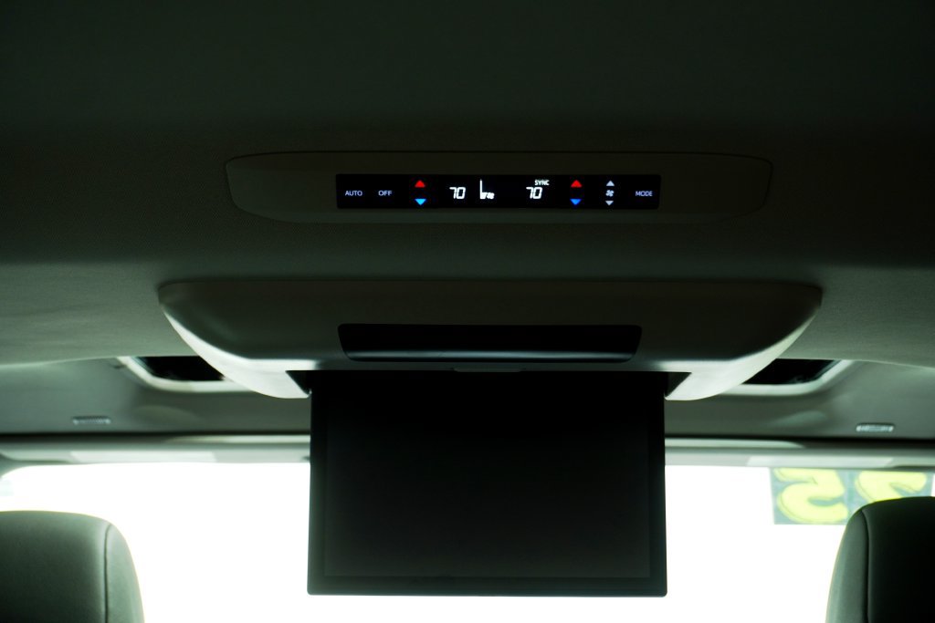Used 2025 Toyota Sienna XLE w/ XLE Plus Package AWD/4WD image 25