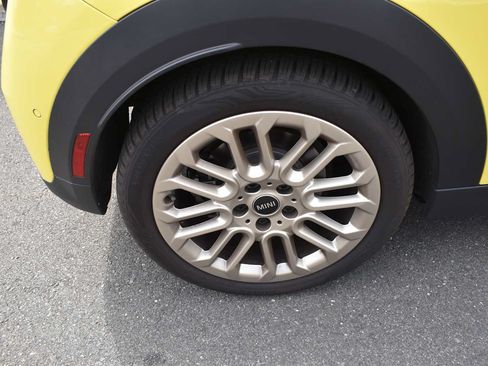 Used 2025 MINI Cooper S FWD image 9
