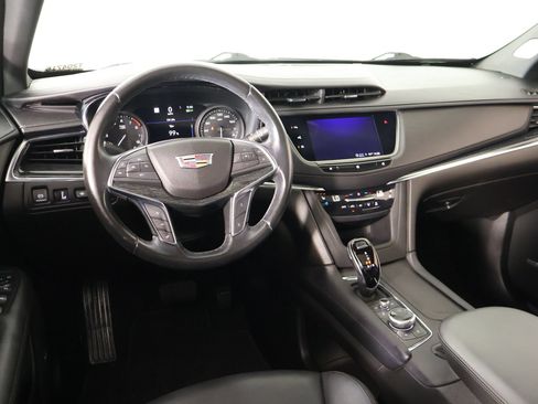 Used 2021 Cadillac XT5 Premium Luxury FWD image 2