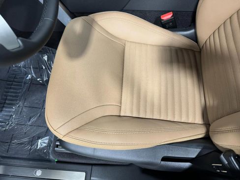 Used 2026 Land Rover Discovery Limited Edition image 28