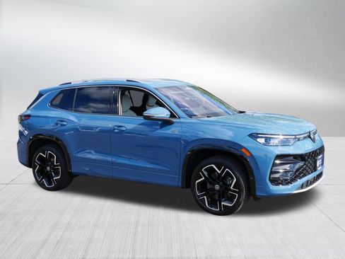 Certified 2025 Volkswagen Tiguan SEL R-Line AWD/4WD image 8