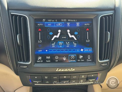 Used 2019 Maserati Levante GranLusso AWD/4WD image 23