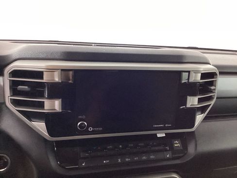 Used 2022 Toyota Tundra SR5 AWD/4WD image 19