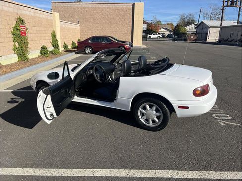 Used 1992 MAZDA MX-5 Miata image 13