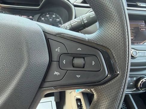 Used 2023 Chevrolet TrailBlazer LS FWD image 19