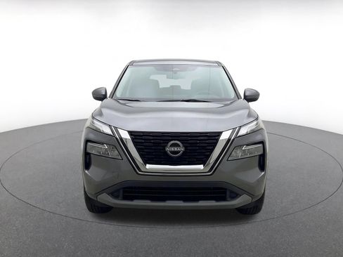 Used 2025 Nissan Rogue SV FWD image 2