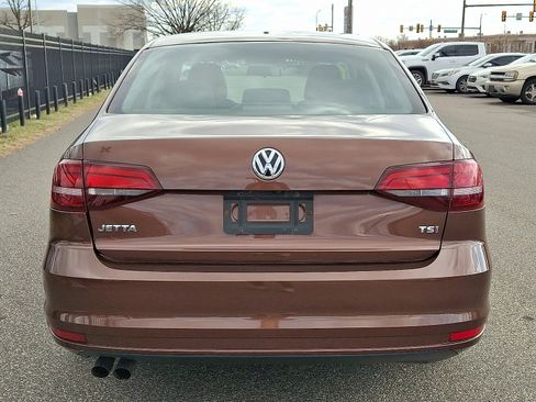 Used 2017 Volkswagen Jetta S w/ Jetta S Cold Weather Package image 5