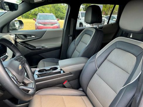 Used 2025 Chevrolet Equinox LT w/ Convenience Package II FWD image 4
