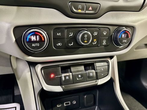 Used 2023 GMC Terrain SLE w/ Driver Convenience Package image 15