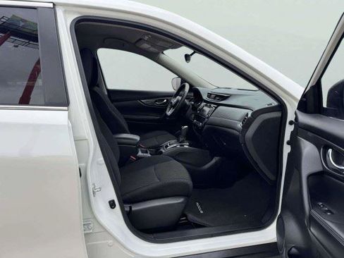 Used 2019 Nissan Rogue SV FWD image 54