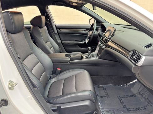 Used 2018 Honda Accord Sport image 14