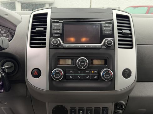 Used 2018 Nissan Frontier SV w/ Value Truck Package RWD image 20
