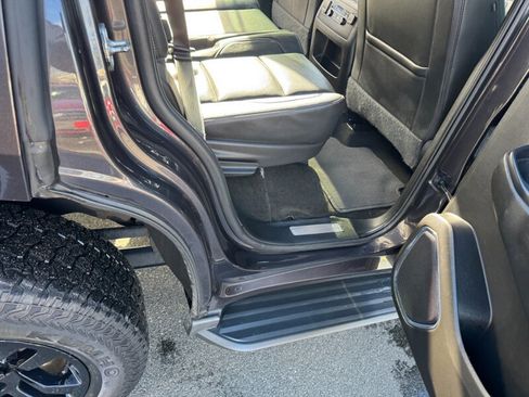 Used 2018 Chevrolet Tahoe LT image 38