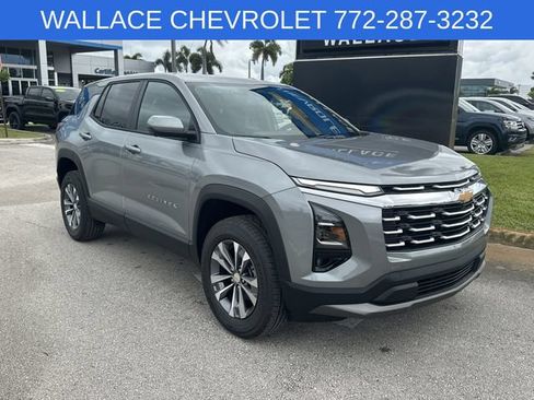 Used 2026 Chevrolet Equinox LT w/ Safety and Technology Package FWD image 4