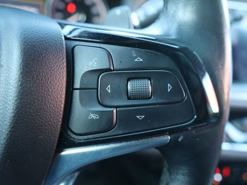 Used 2023 Buick Enclave Essence AWD/4WD image 32