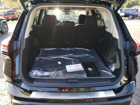 New 2026 Nissan Rogue SV image 6