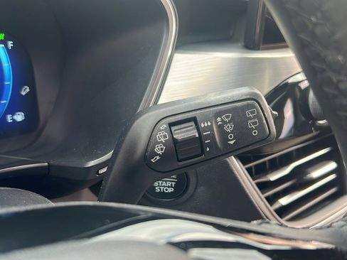 Used 2022 Ford Escape Titanium w/ Class II Trailer Tow Package image 21